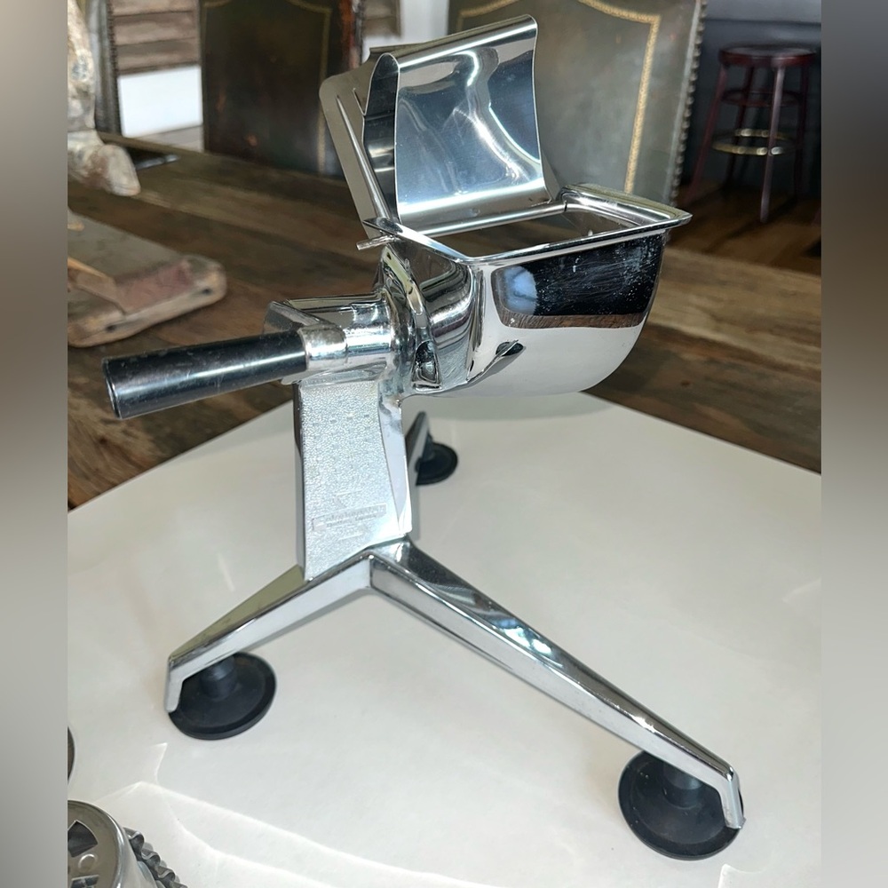 Vintage SaladMaster Food Processor With Five Cones. Made in Dallas, Great Cond. - Picture 3 of 7